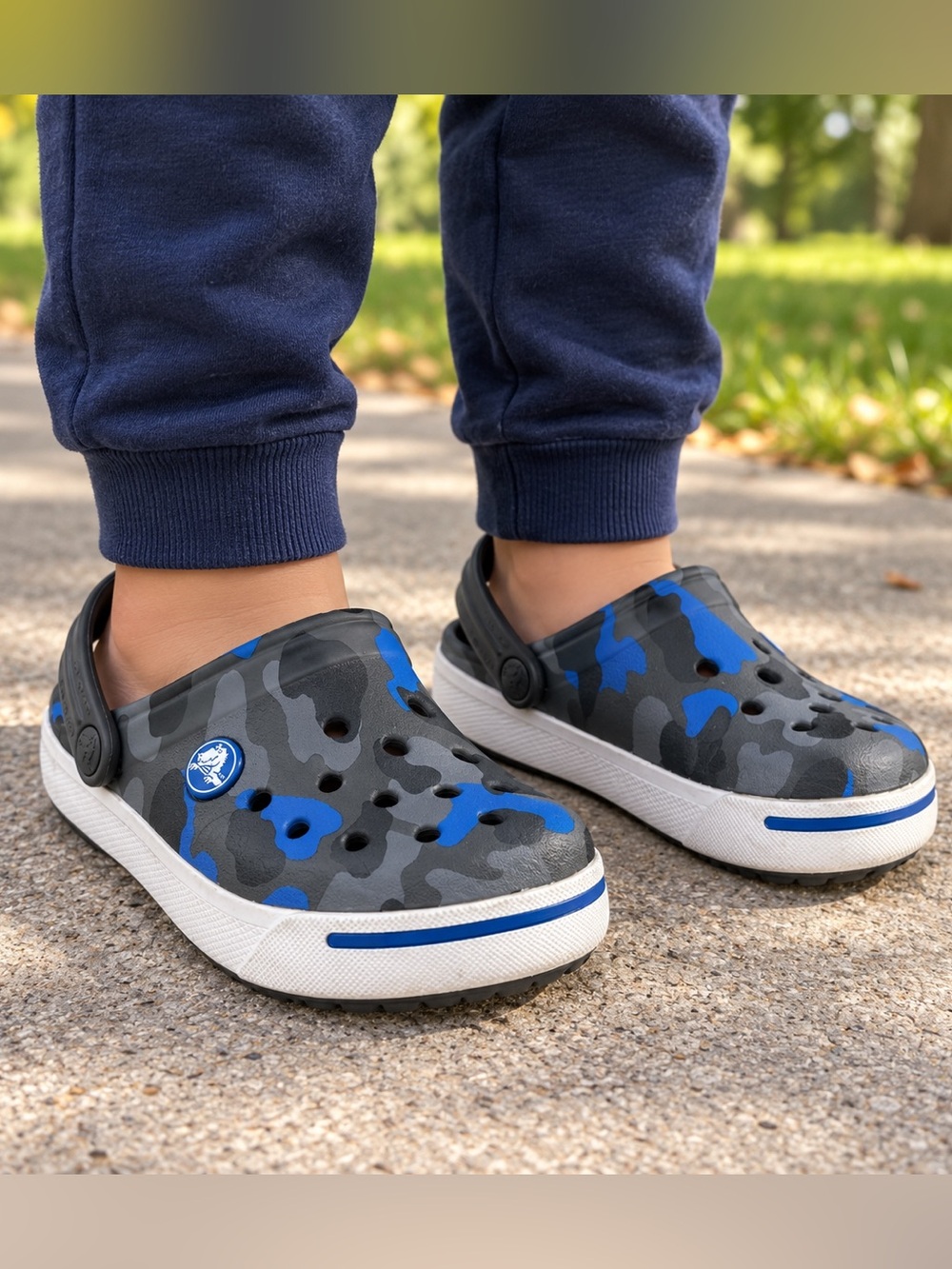 Kids Crocs C10/11 Blue Grey Camo Crocband Clogs